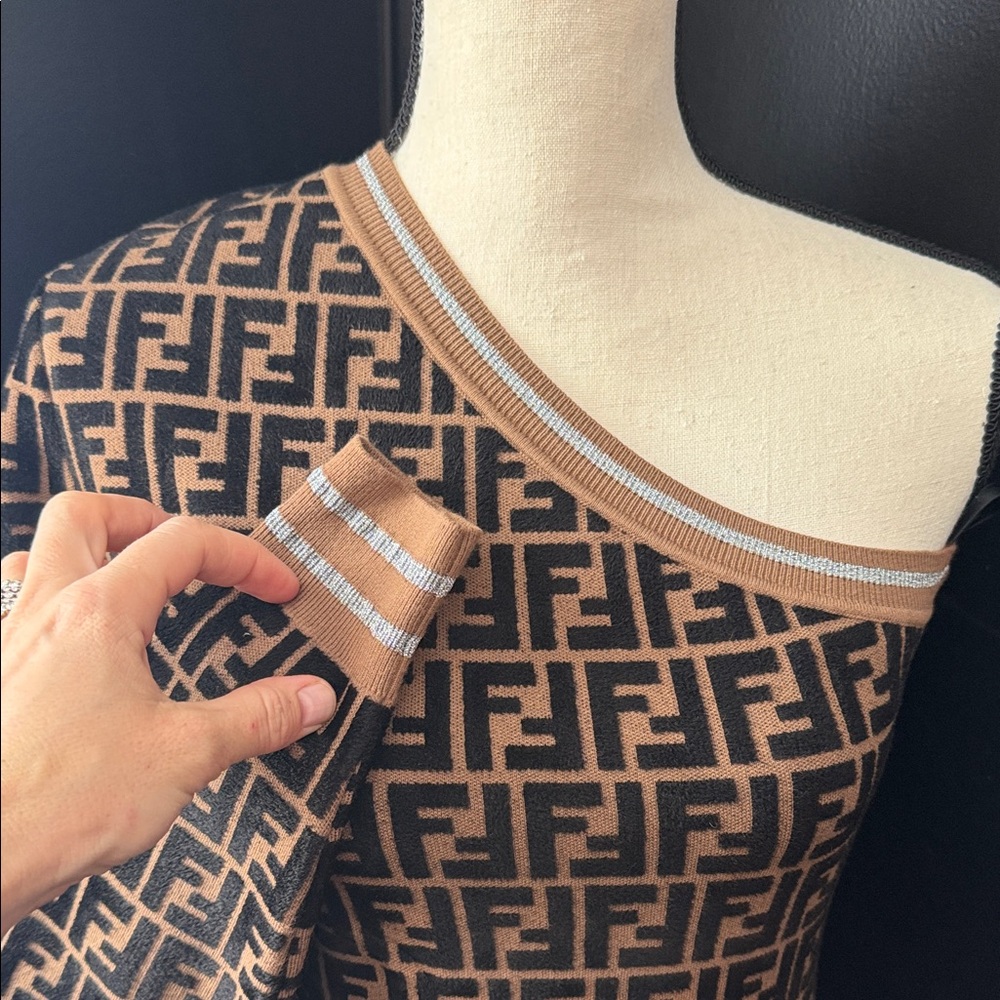 Fendi Monogram One-Shoulder -RARE- - Picture 4 of 5